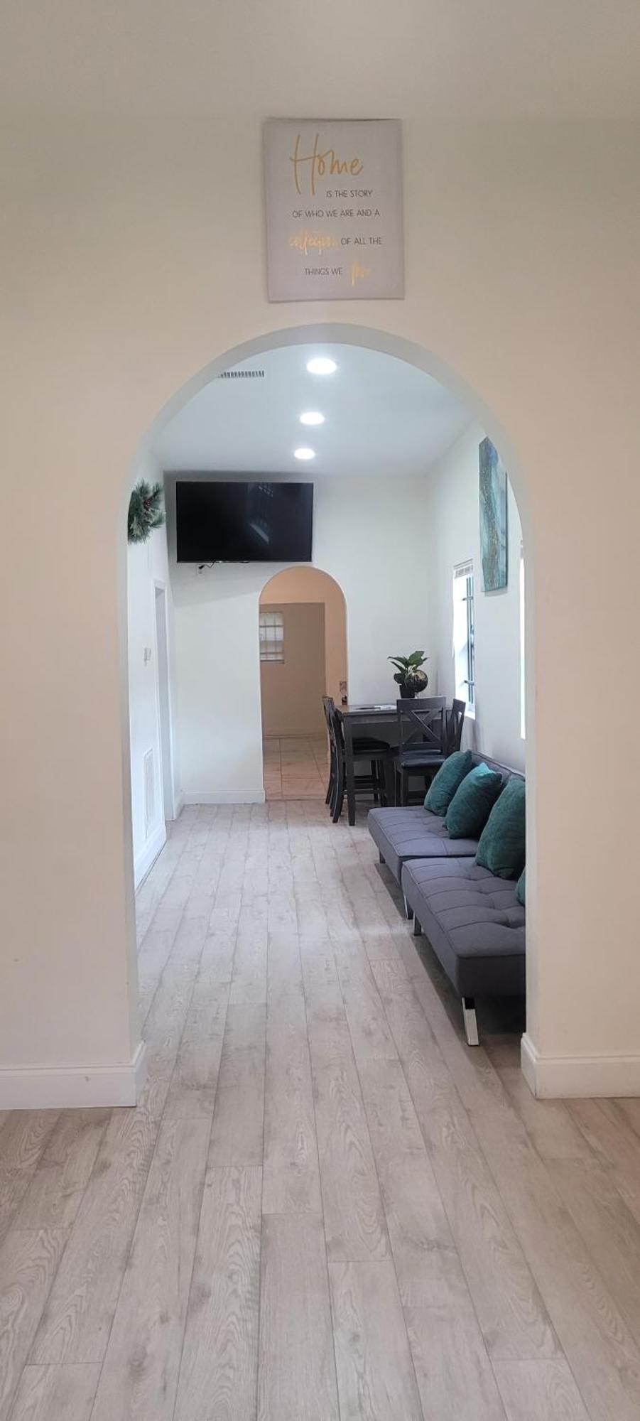 Large, Central, Lovely & Cozy 4Bed/2Bath - House By Everbank Stadium Jacksonville Extérieur photo